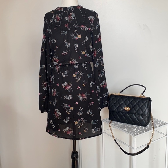 Floral long sleeve black short 👗dress - Picture 7 of 7